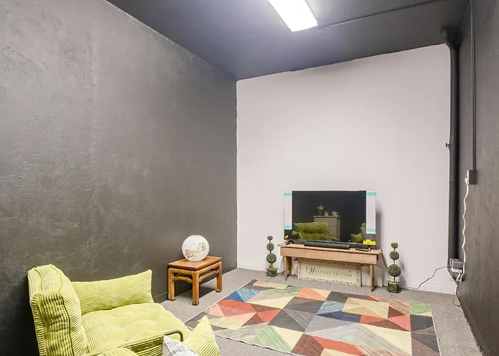 Apartment On Main St! Walkable Family In