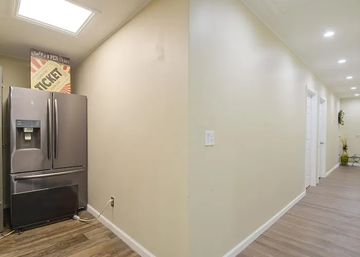 On Main St! Walkable Family In Apartment Princeton