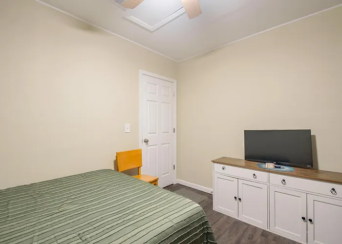 On Main St! Walkable Family In Apartment